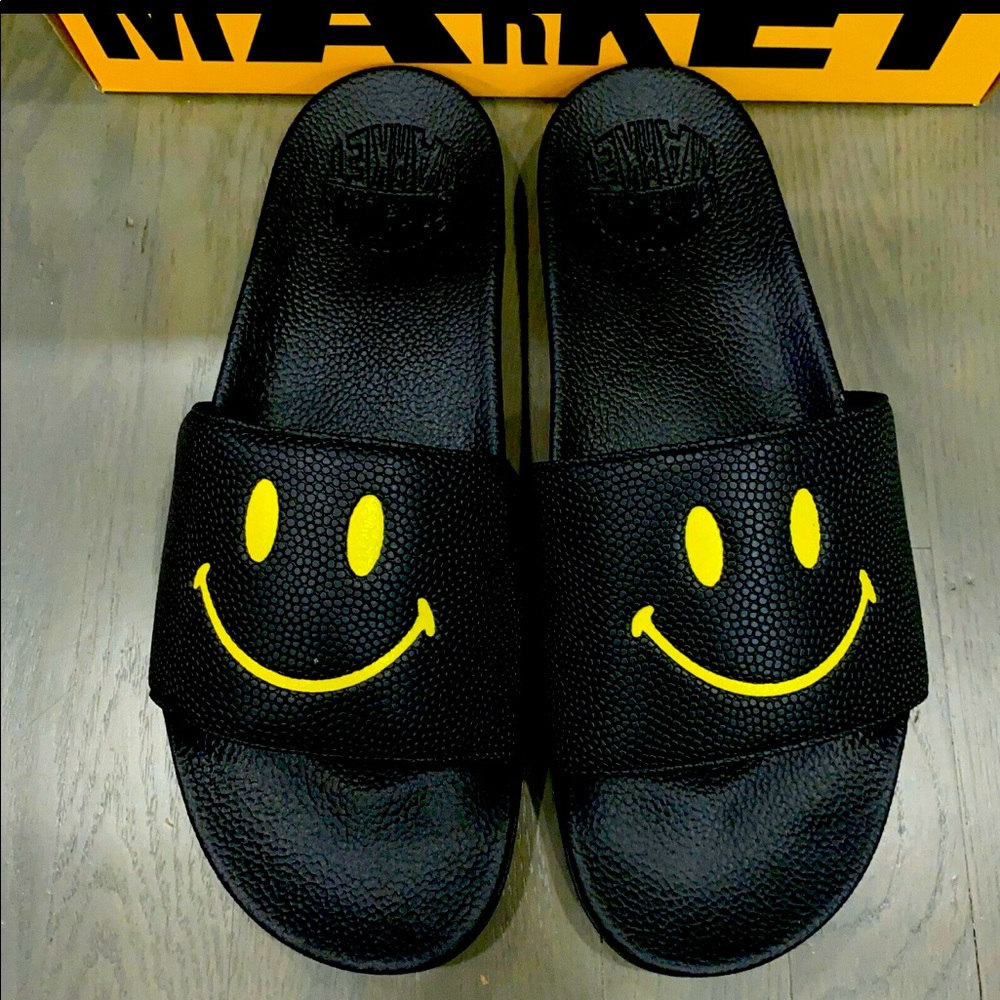 Chinatown Market Smiley Face Slides / Sandals Black & Yellow New In Box